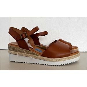 Bertuchi Brown Leather Strappy Sandals 6.5 NWT